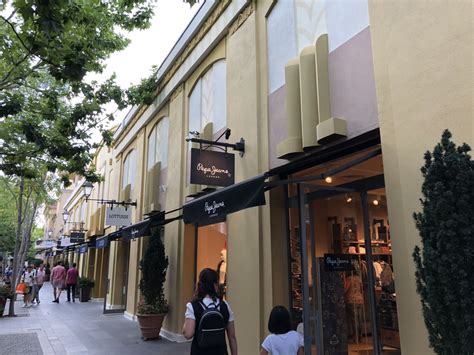 las rozas village outlet store.